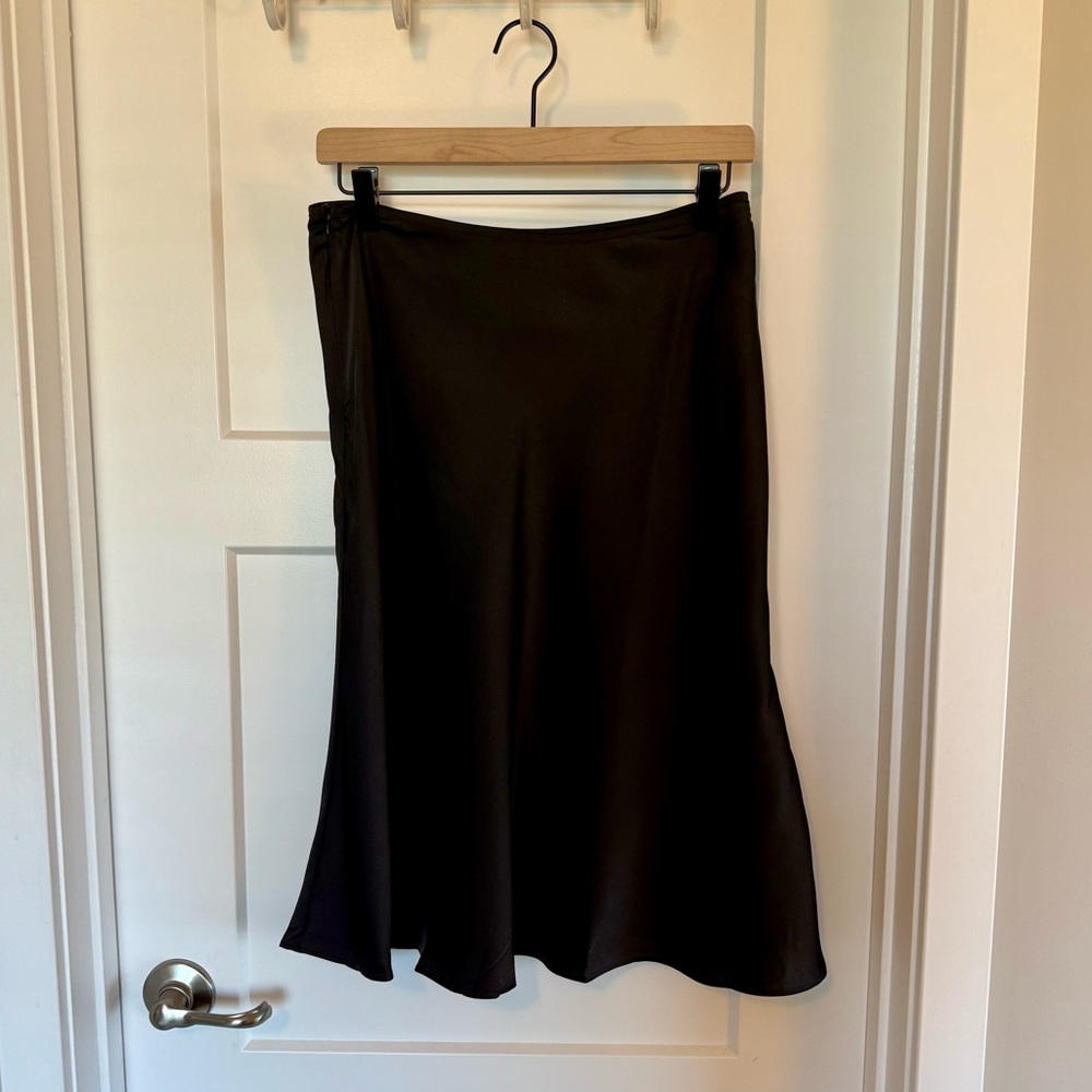 Cider Black satin skirt midi